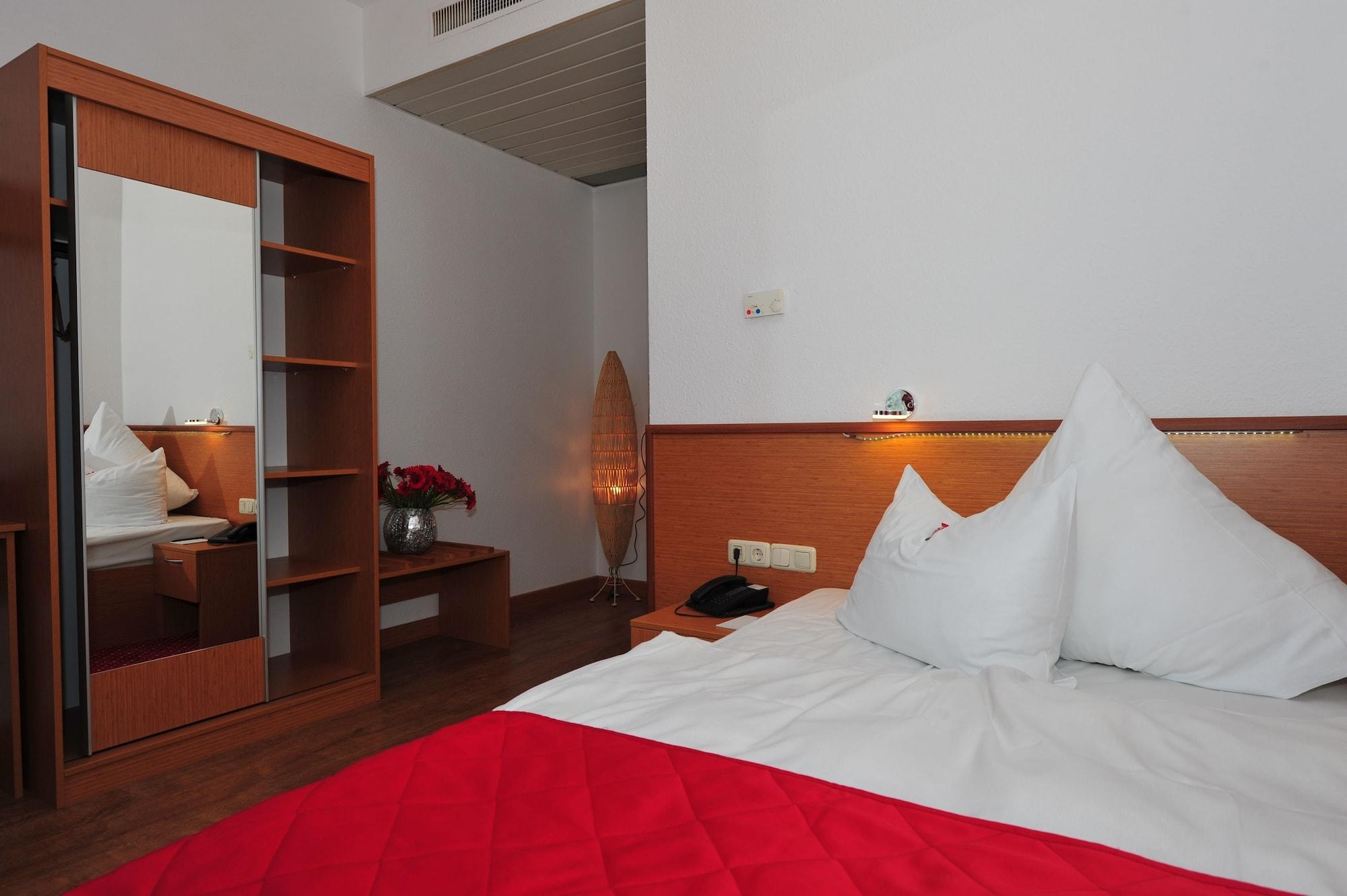 Arthotel Ambassador Wiesbaden - Free Parking מראה חיצוני תמונה