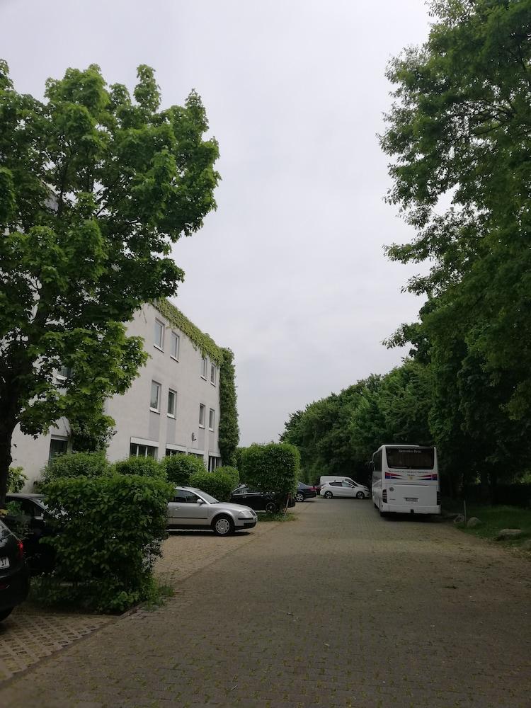 Arthotel Ambassador Wiesbaden - Free Parking מראה חיצוני תמונה