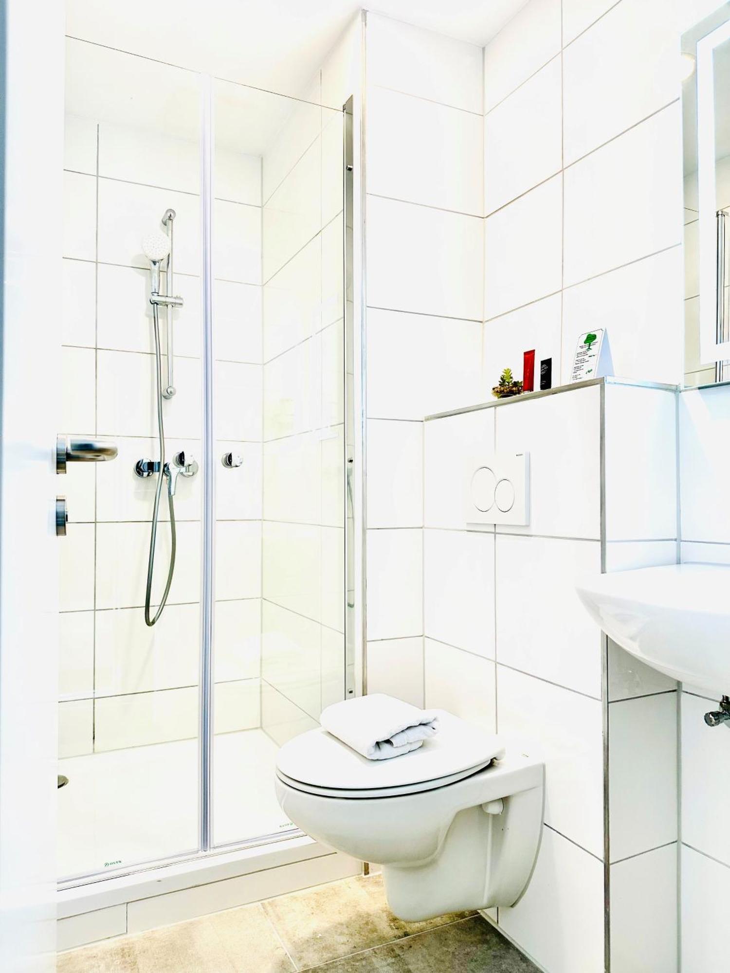 Arthotel Ambassador Wiesbaden - Free Parking מראה חיצוני תמונה