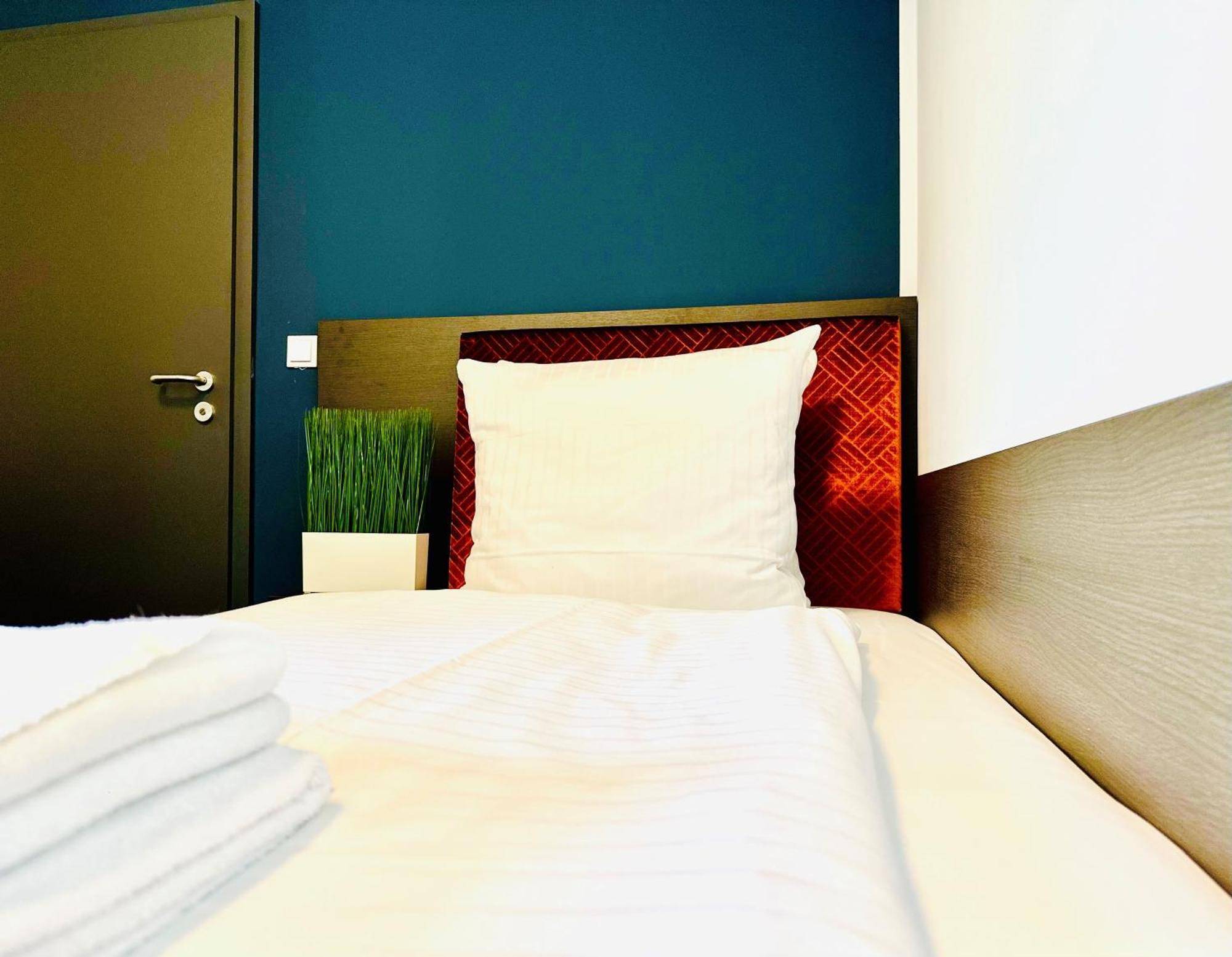 Arthotel Ambassador Wiesbaden - Free Parking מראה חיצוני תמונה