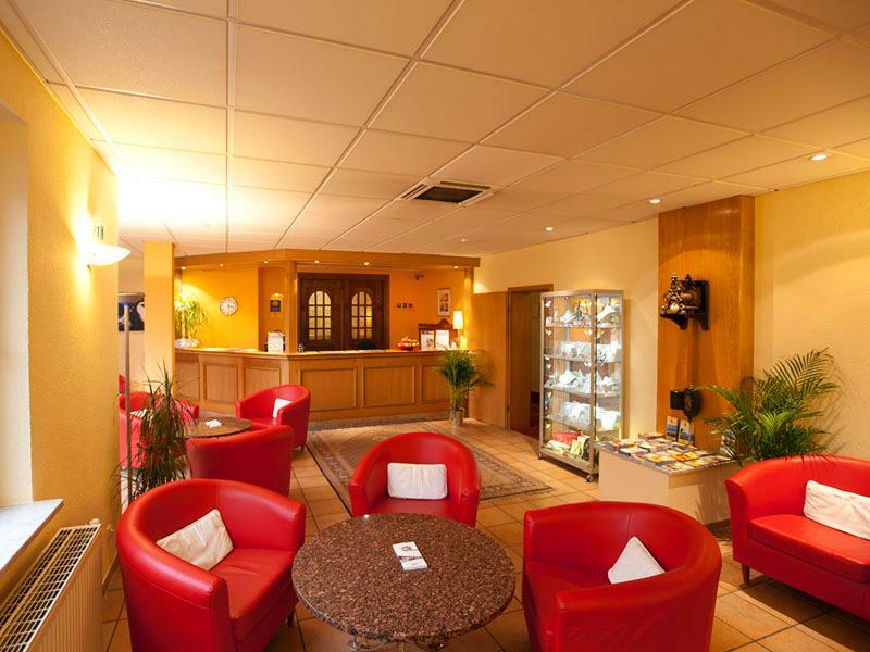 Arthotel Ambassador Wiesbaden - Free Parking מראה חיצוני תמונה